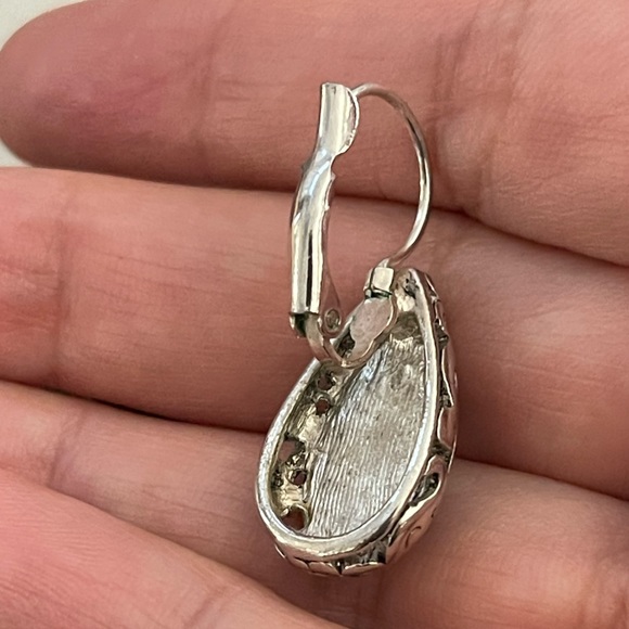 Turquoise silver tone pendant necklace & earring set - Picture 5 of 8